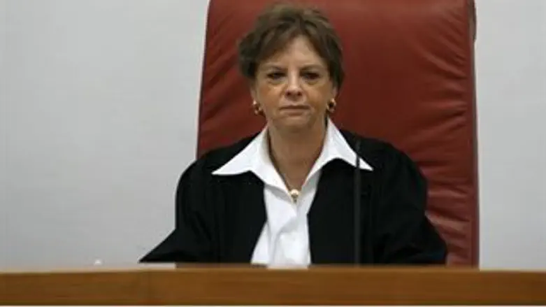 מכפילה ומותקפת. בייניש