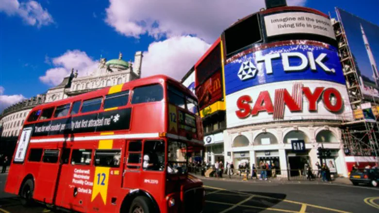 Bus in London (illustration)