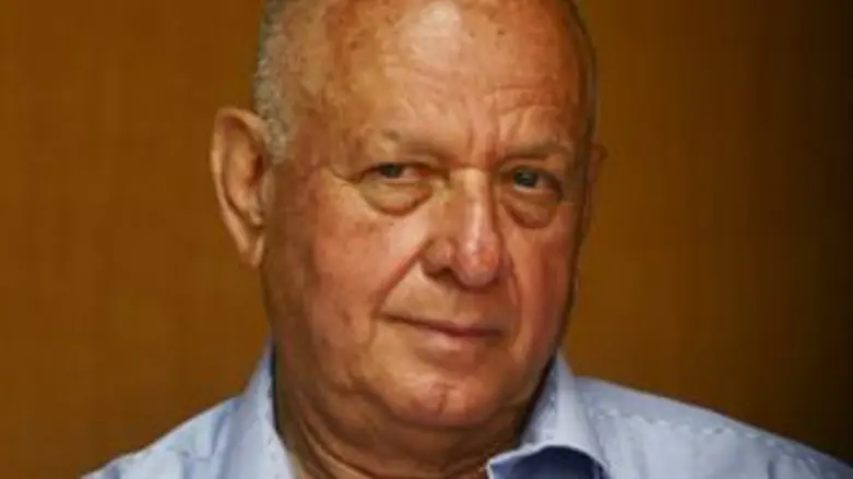 מגייס למאבק. דן תיכון