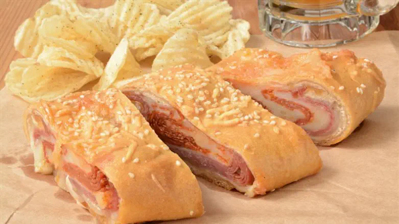 דלי רול- מאפה פסטרמה