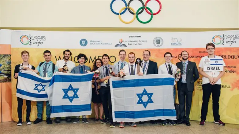 חברי המשלחת לקראת טקס הסיום