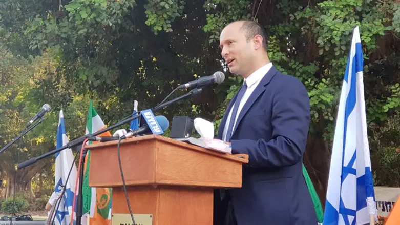 Minister Bennett at memorial for Hadar Goldin