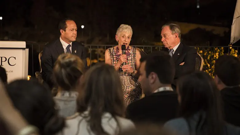 Jerusalem mayor Nir Barkat (L), Lynn Schusterman