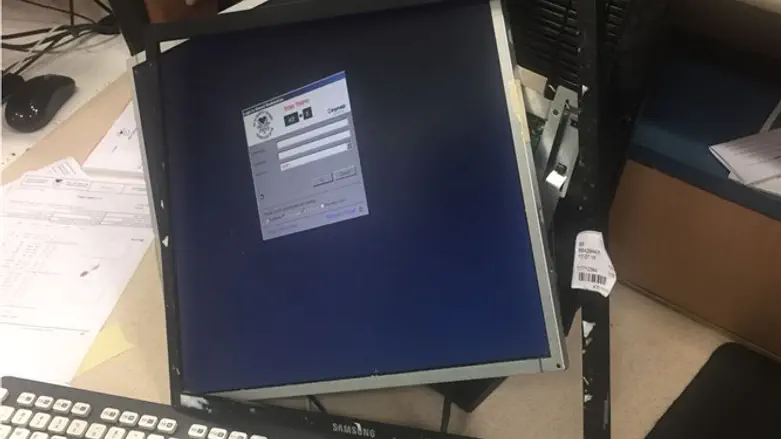 המחשב שנופץ על ראש הרופאה