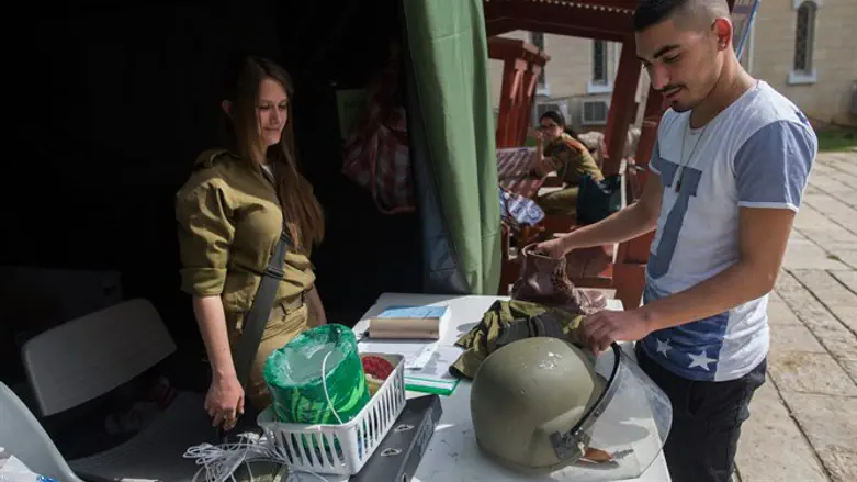 Weapons amnesty station