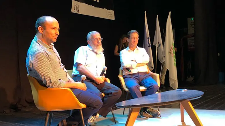 Bennett at Tisha B'Av discussion