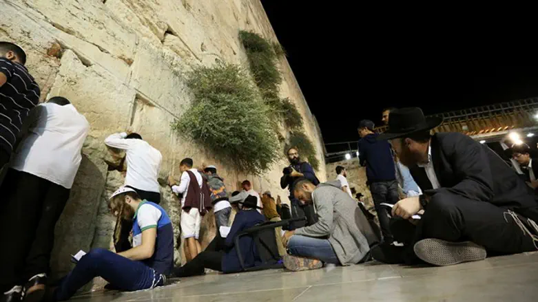 תשעה באב בכותל