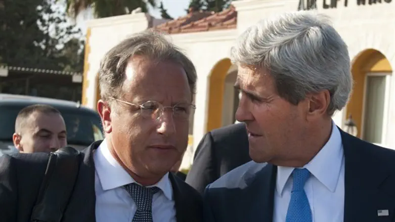 פרנק לוונשטיין עם ג'ון קרי