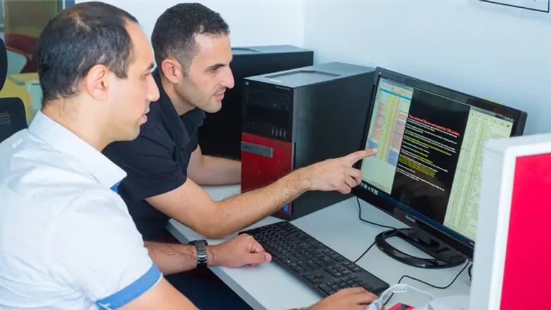 ד"ר ניר ניסים והדוקטורנט אביעד כהן