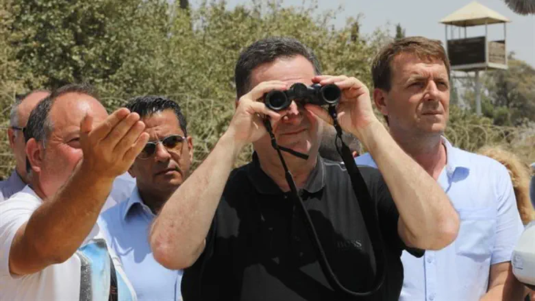 השר כץ בסיור