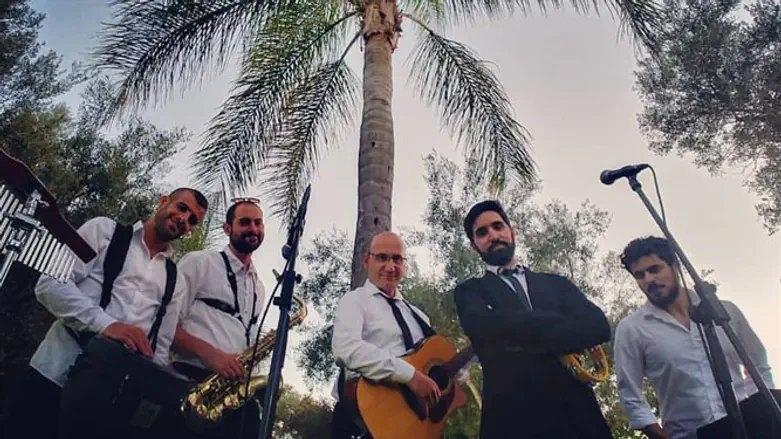 הטוקסידוס מפרגנימוס לסקרופיונס