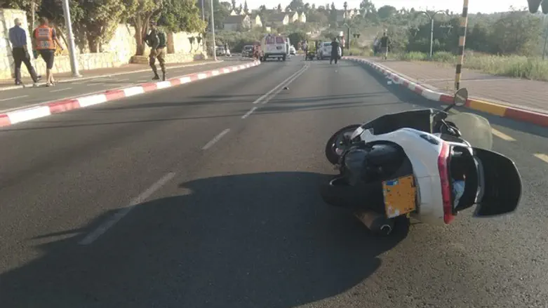 Мотоцикл на месте смертельной аварии 