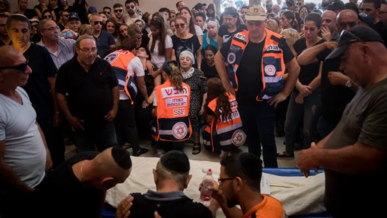 "איש פשוט וצנוע, שמח בחלקו". מסע ההלוויה