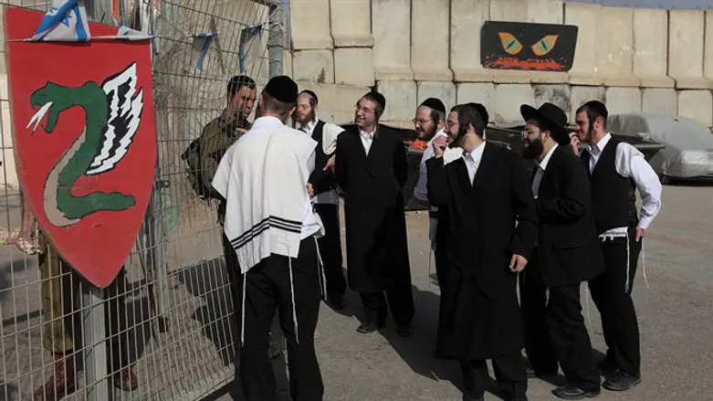 Haredim speak to paratrooper at base on Israel-Lebanon border