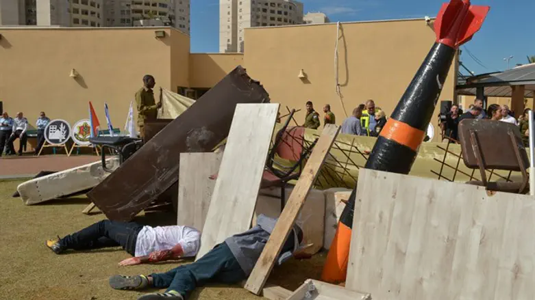 IDF exercise to simulate damages caused by rockets in school in Ohr Yehuda