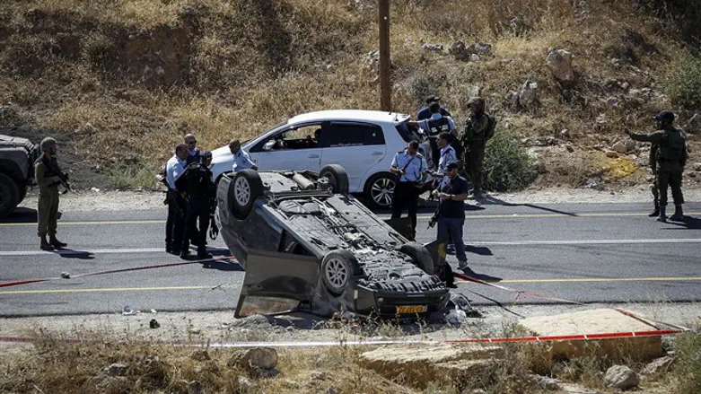 הרדיפה אחרי א' החלה עוד בזמן הפיגוע. זירת הפיגוע ליד עתניאל