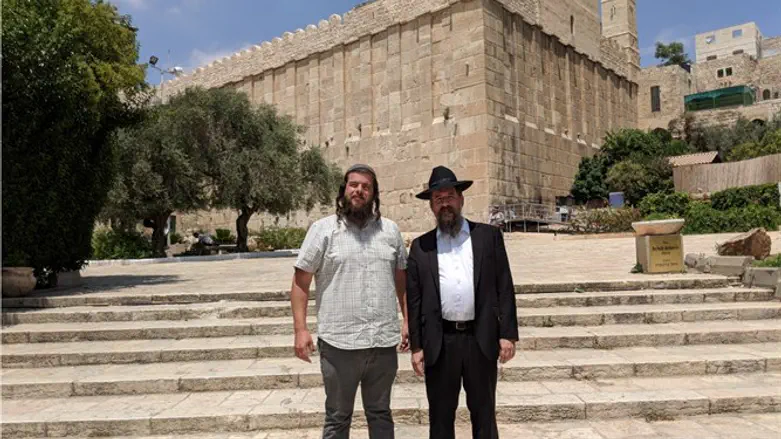 Rabbi Shaul Wilhelm, Chief Rabbi of Chabad in Norway (R) and Nati Rom, Lev Haolam