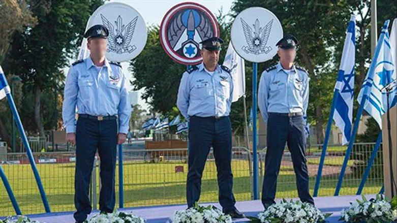 הטקס בשדה דב