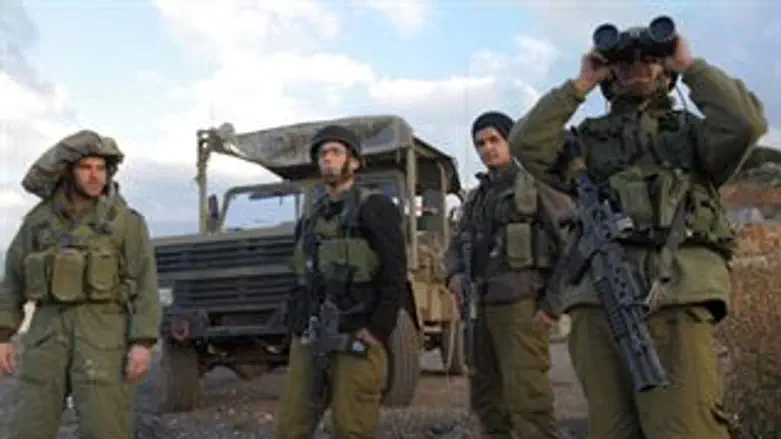 פועלים באזור