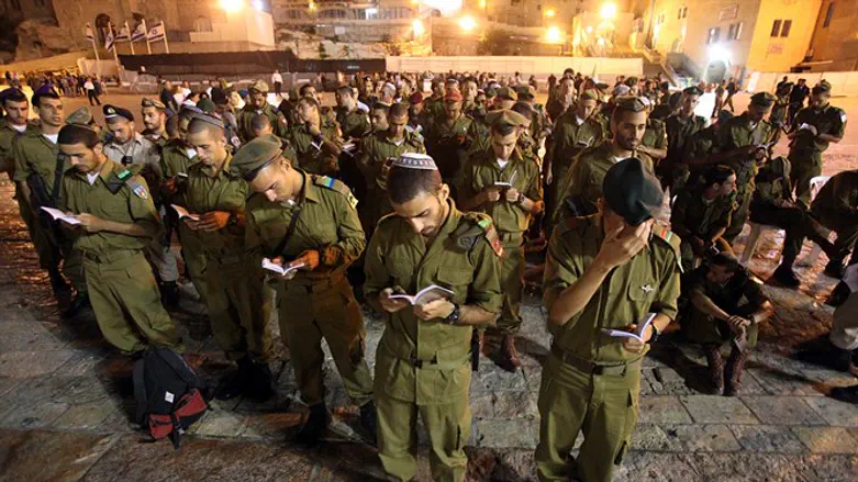 מקסימום שייקחו אותם לסיור התנצלויות על הדתה. אילוסטרציה