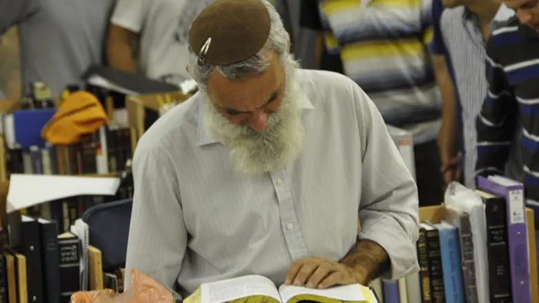 הרב רונצקי בישיבה