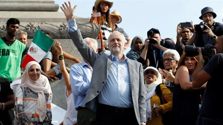 Corbyn joins anti-Trump protest in central London