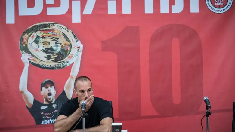 הודיע על פרישה, נשאר בהפועל ירושלים. יותם הלפרין