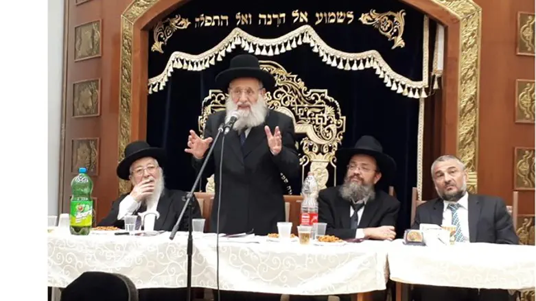 שבחים לראש העיר. הרב אלבז