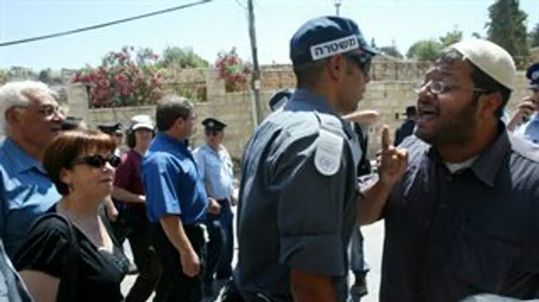 השמאל מסייר, בן גביר מוחה. חברון