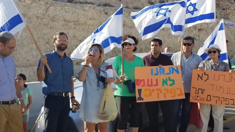 Демонстранты из района Биньямины