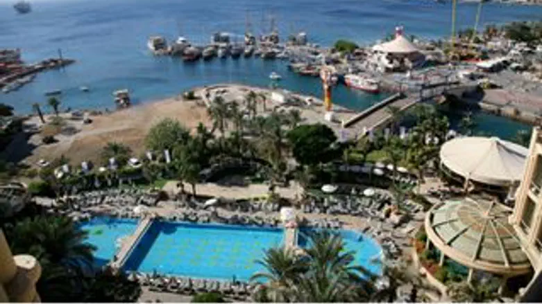 נעלמו במדבר אותרו במלון