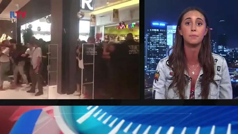 Israeli shoppers "take over" new clothing store