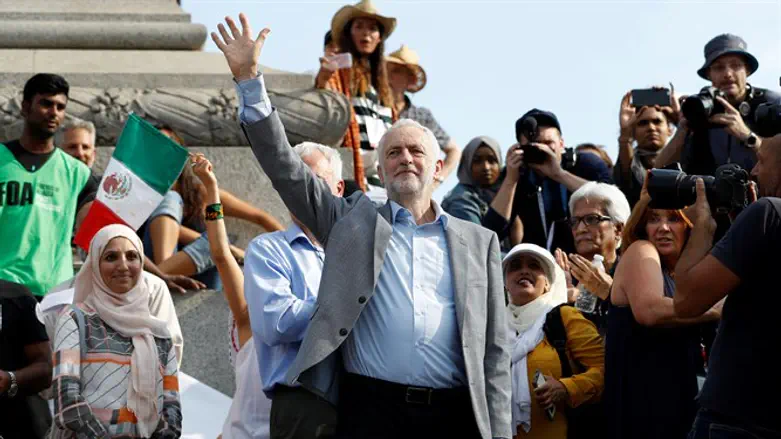 Corbyn joins anti-Trump protest in central London
