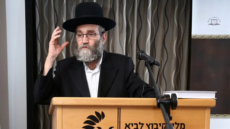 MK Moshe Gafni chairing a committee meeting