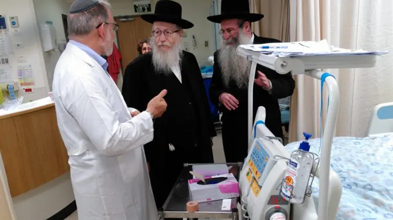 סגן השר ליצמן במהלך הביקור