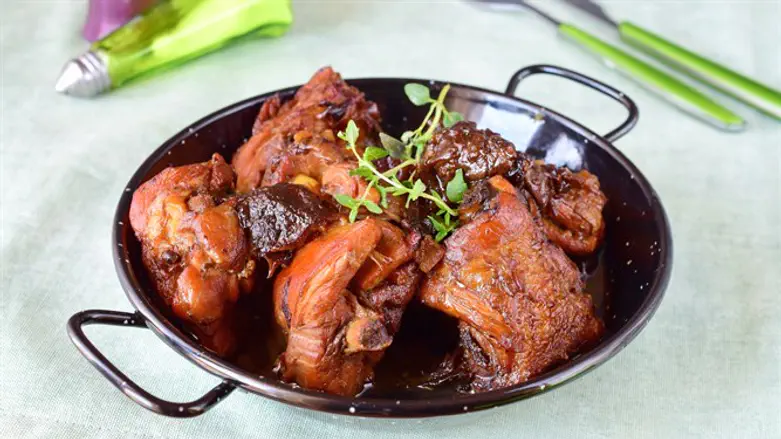 עוף עם שזיפים