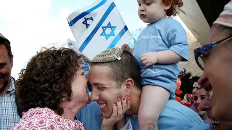 New olim arrive in Israel