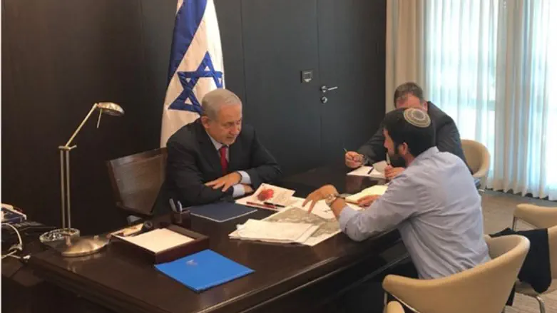 אדלר בפגישתו עם נתניהו