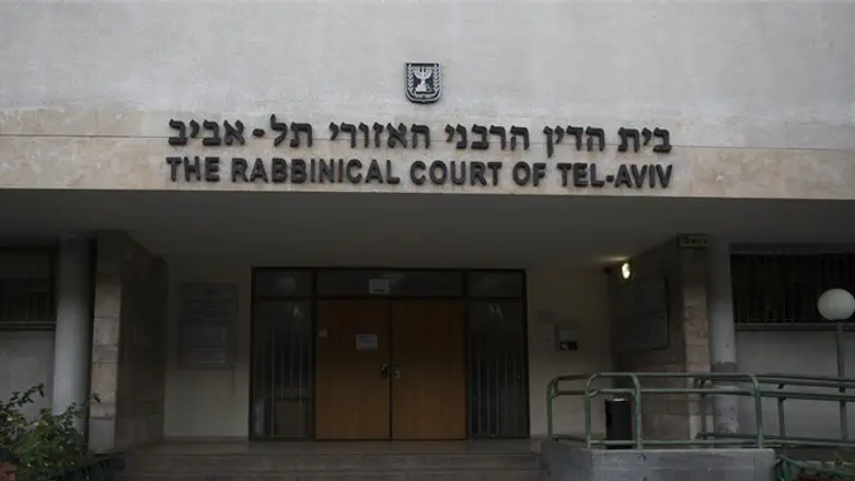 במערכת נוצר עומס בגלל מחסור בדיינים. ביה"ד הרבני בת"א