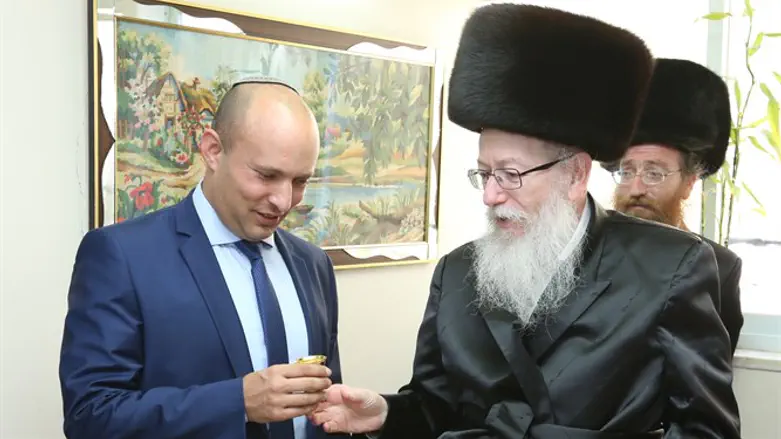 Bennett attends feast for Litzman's grandson's wedding