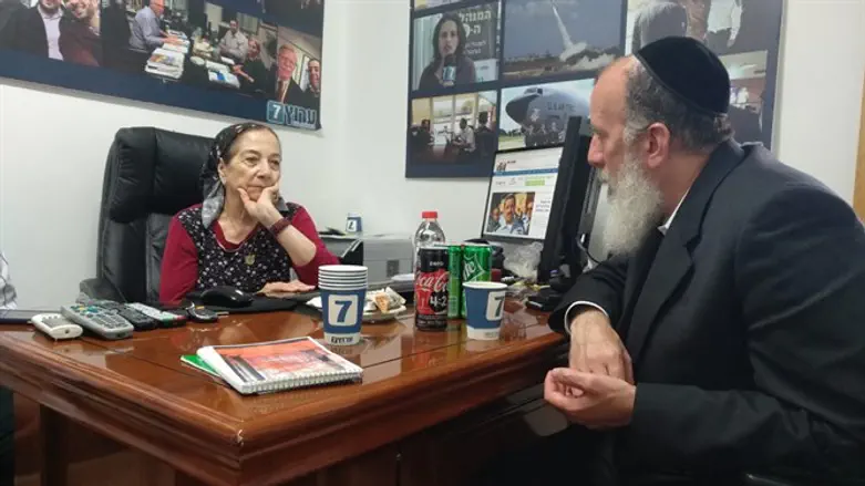 דייטש בערוץ 7