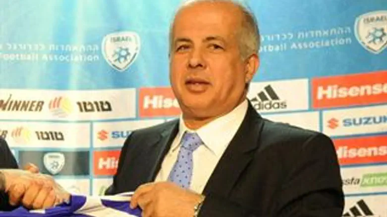 ניגוד עניינים? אבי לוזון