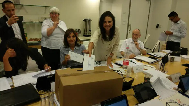 בחירת הדיינים