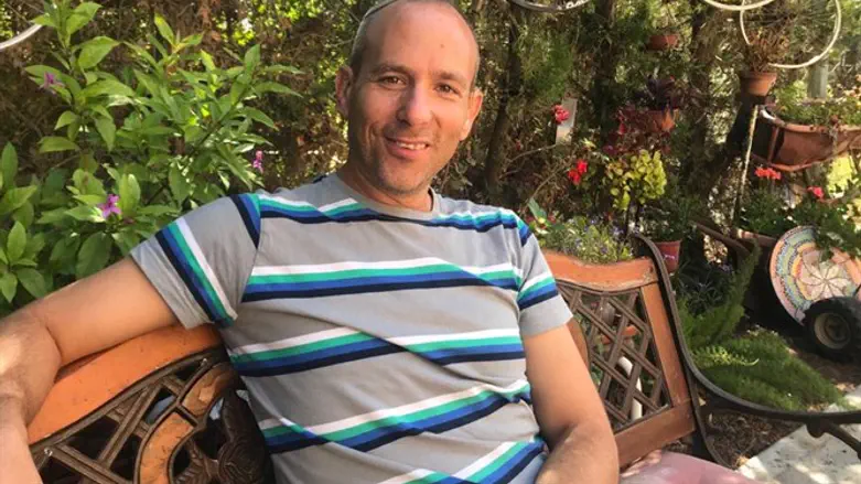 מתוך חדרי הלב הפצוע, אך השלם. אריאל הירשפלד