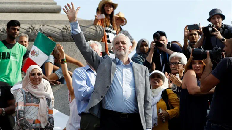 Corbyn joins anti-Trump protest in central London