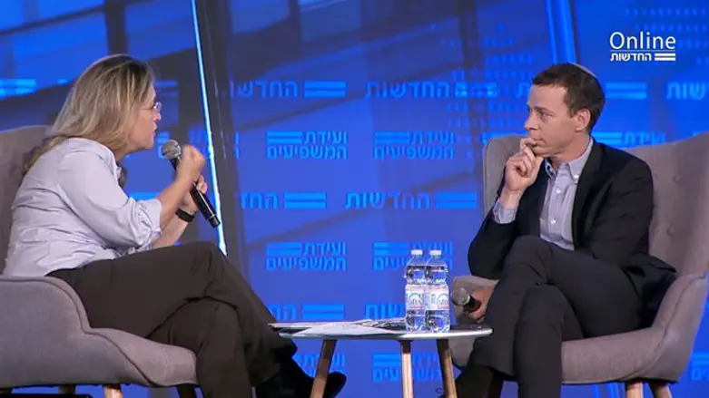 אילנה דיין ועמית סגל בועידת המשפיעים