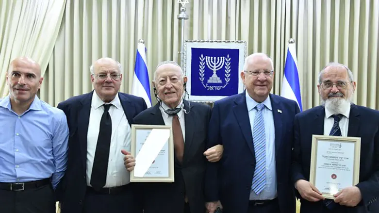 ריבלין עם חתני הפרס