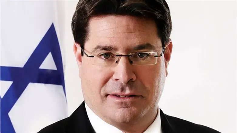 אופיר אקוניס