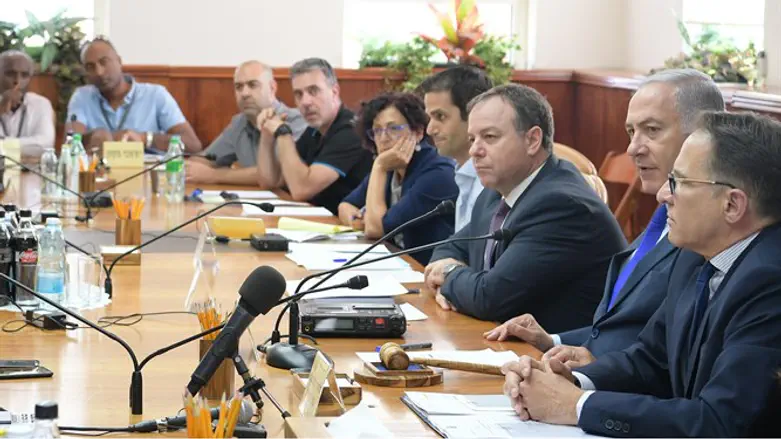 Netanyahu at ministerial meeting, today