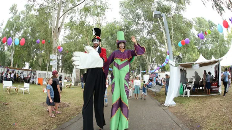 פסטיבל 'סוכה למחשבה'